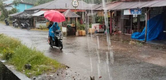 Pemkab Padang Pariaman Mengimbau Masyarakat Waspada Cuaca Ekstrem