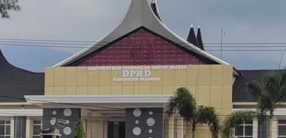 Ketua DPRD Pasaman Terima Aspirasi Puluhan Tenaga Kontrak Non-ASN