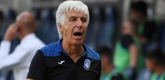 Gasperini Berkelakar Peluang  Atalanta Raih Treble Usai Tahan Barcelona