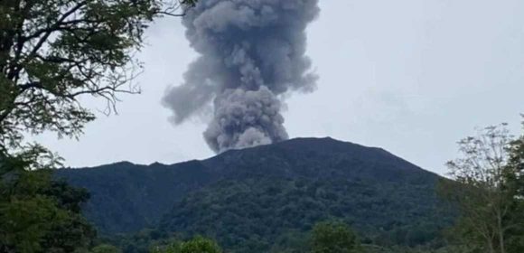 Pendakian Gunung Marapi Ditutup Permanen