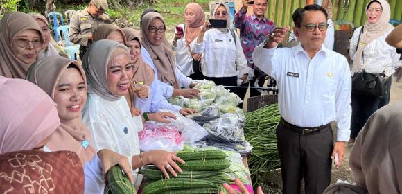 Bupati JKA Apresiasi TP PKK Padang Pariaman Gelar Bazar Pasar Murah