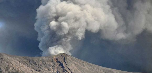 Gunung Marapi di Sumbar Kembali Erupsi Menjelang Sahur