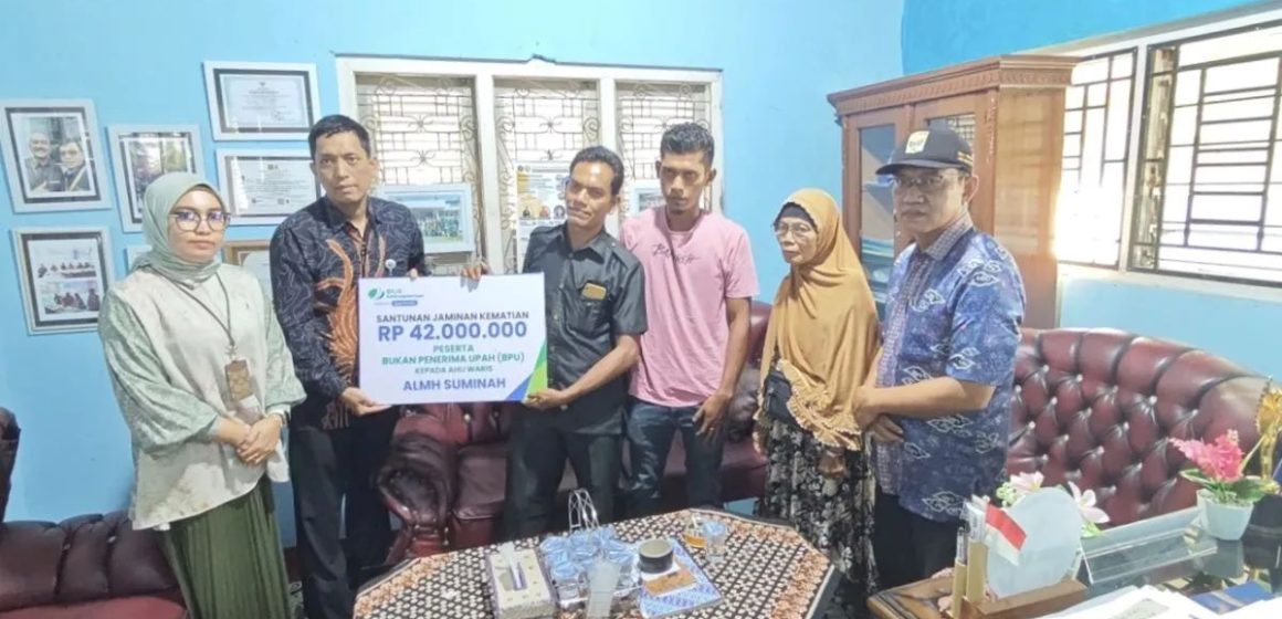 BPJS Ketenagakerjaan Padang Pariaman Berikan Santunan Risiko Kematian Rp42 Juta Kepada Peserta Yang Telah Terdaftar Di BPJS Ketenagakerjaan