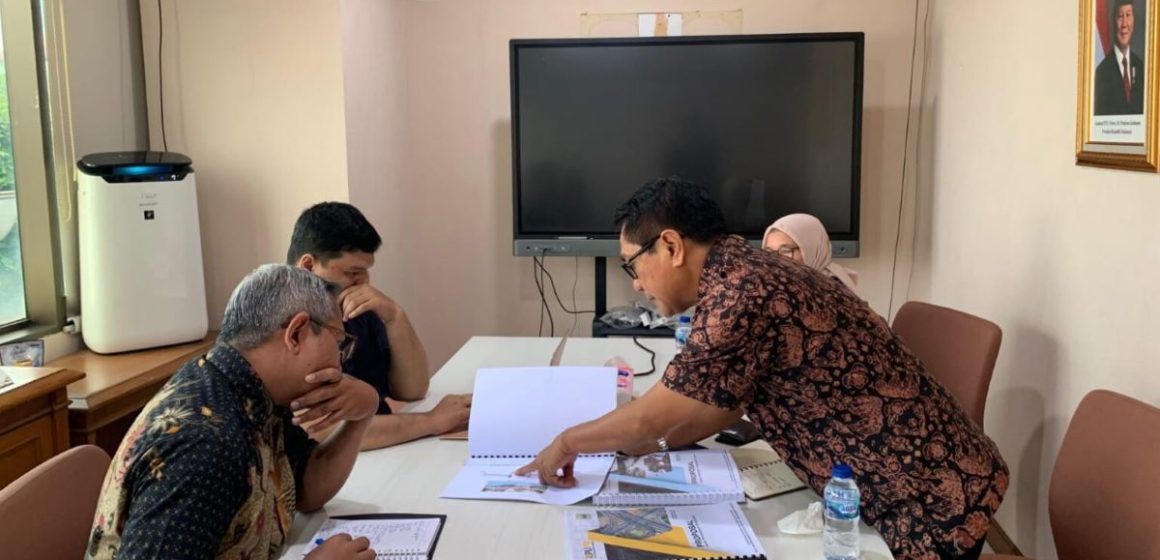 Keseriusan Bupati John Kenedy Azis Ajukan Proposal Infrastruktur ke Bappenas