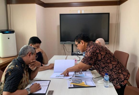 Keseriusan Bupati John Kenedy Azis Ajukan Proposal Infrastruktur ke Bappenas