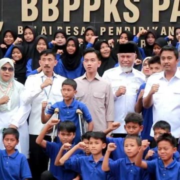 Wapres Minta Guru Sekolah Rakyat di Sumbar Bekerja dengan Ketulusan