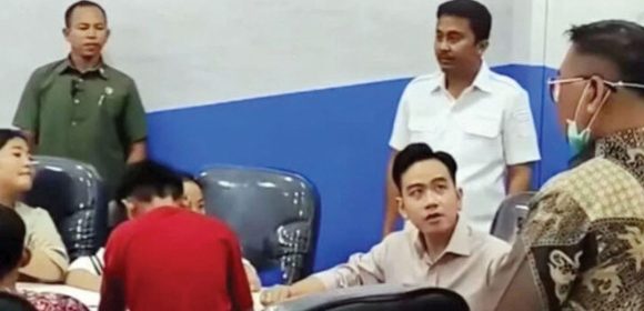 Wapres Gibran Kunjungi Anak-anak Korban Pembubaran Rumah Doa GKSI di Padang