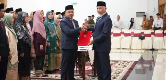 Gubernur Sumatera Barat Resmi Lantik 25 Pejabat Manajerial