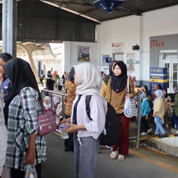 PT Kereta Api Di Sumbar Melayani Satu Juta Penumpang Sepanjang Enam Bulan Pertama Tahun 2025