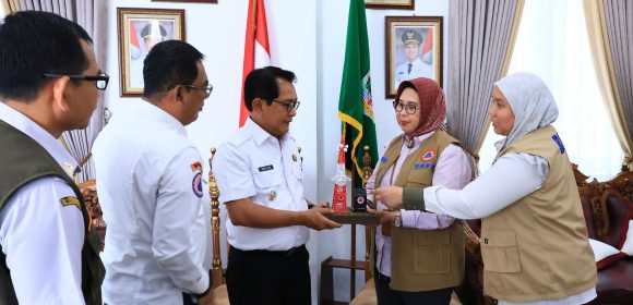 Terima Bantuan Sirine EWS dari BNPB, Bupati JKA Apresiasi BNPB
