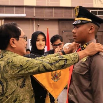 John Kenedy Azis Beri Motivasi Pada Pengukuhan Taruna-Taruni SMA Praja Nusantara Sumbar
