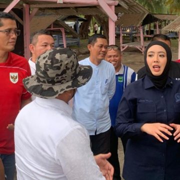 Sekda Rudy Dampingi Anggota DPR RI Cindy Monica Salsabila Tinjau Kampung Nelayan Merah Putih Katapiang
