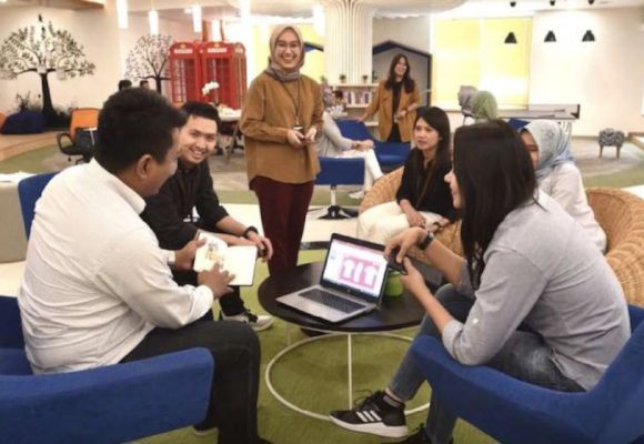 KESEHATAN MENTAL Menjaga Mental Tetap Sehat di Tengah Tuntutan Kerja