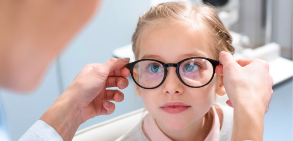 WEBSITE (15) Cara Alami Mengendalikan Mata Minus Menurut Dokter, Termaksud Berjemur