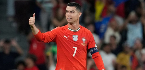 WEBSITE (21) Cristiano Ronaldo Pecahkan Rekor Gol di Kualifikasi Piala Dunia, tapi Portugal Tertahan