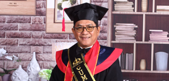 Bupati Padang Pariaman Dr. H. John Kenedy Azis, SH., MH Resmi Sandang Gelar Doktor Ilmu Hukum dengan Predikat Cumlaude dari Universitas Trisakti
