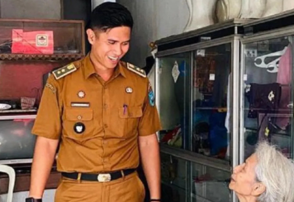 WEBSITE (72) Lurah Pasar Sawahlunto Dorong Transformasi Pelayanan Kelurahan Dengan Kinerja Responsif Dan Adaptif