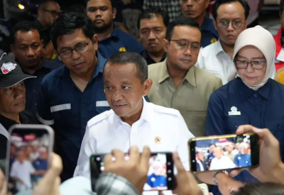 WEBSITE (73) Menteri ESDM Pastikan Kualitas Pertalite Di Jatim Dalam Kondisi Baik