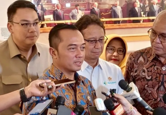 WEBSITE (78) Prabowo Perintahkan Menteri-Menteri Cari Skema Terbaik Atasi Whoosh