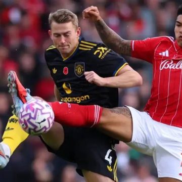 Forest vs MU 2-2: Drama Gol Kontroversial, Penebusan Savona, dan Mentalitas MU yang Diuji