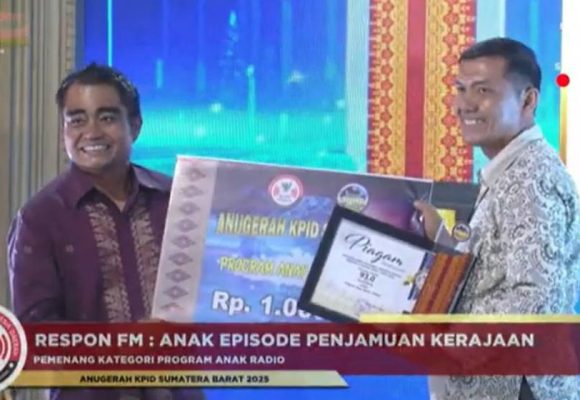 RESPON KPID SUMBAR 93.0 Respon FM Padang Pariaman Raih Penghargaan KPID Sumbar 2025 Berkat Program Anak Radio Terbaik