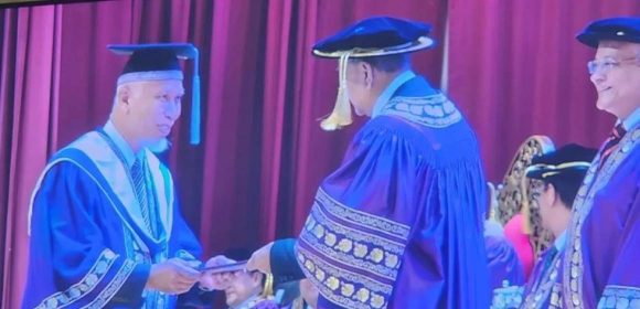 Gubernur Sumbar Mahyeldi Raih Gelar Magister Manajemen di Malaysia