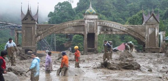 Tujuh Korban Banjir Bandang Di Batas Kota Padang Panjang Ditemukan Meninggal Dunia