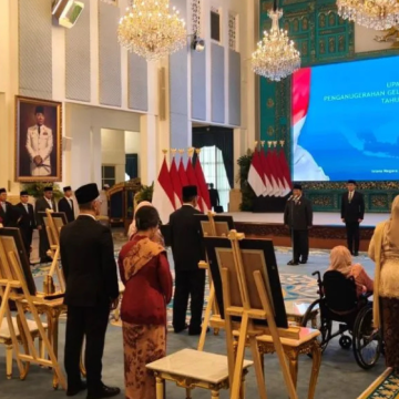 WEBSITE - 2025-11-10T111855.153 Presiden Prabowo Anugerahkan Gelar Pahlawan Nasional Kepada 10 Tokoh