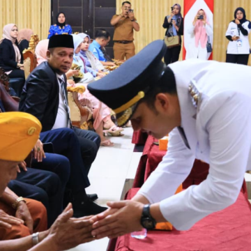 Momentum Hari Pahlawan, Pemkab Padang Pariaman beri Tali Asih kepada Legiun Veteran RI (LVRI) Padang Pariaman