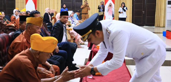 Momentum Hari Pahlawan, Pemkab Padang Pariaman beri Tali Asih kepada Legiun Veteran RI (LVRI) Padang Pariaman