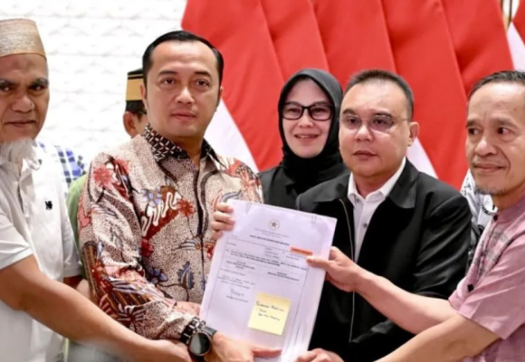 WEBSITE - 2025-11-13T113416.964 Presiden Prabowo Berikan Rehabilitasi Kepada Dua Guru ASN Luwu Utara