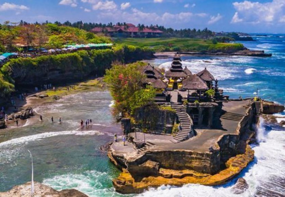 WEBSITE - 2025-11-14T082941.296 Indonesia Dinobatkan Jadi Destinasi Terbaik Dunia untuk Wisata Jelajah Pulau