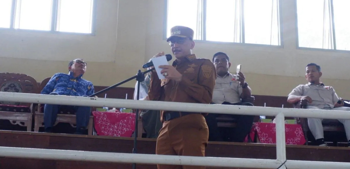 WEBSITE - 2025-11-18T082442.568 Bupati Hendrajoni Lepas Keberangkatan Drum Band Mtsn 1 Pesisir Selatan Ikuti Kejuaraan Marching Band Tingkat Nasional