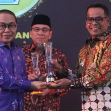 Pesisir Selatan Raih Juara 2 Anugerah Keterbukaan Informasi Publik Sumbar 2025