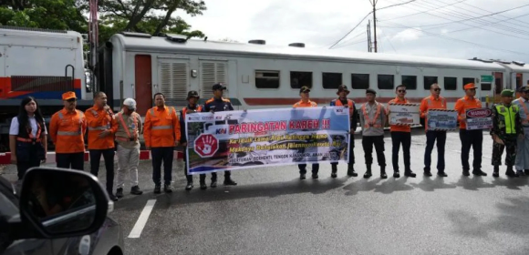 Hadapi Lonjakan Mobilitas Akhir Tahun, KAI Divre II Sumbar Dan KAPM Tingkatkan Kesadaran Keselamatan Di Perlintasan Sebidang