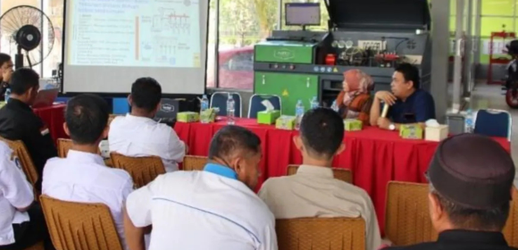 UNP Latih Guru SMK Dan Mekanik, Hidupkan Kembali Test Bench Common Rail Yang Mangkrak Lima Tahun
