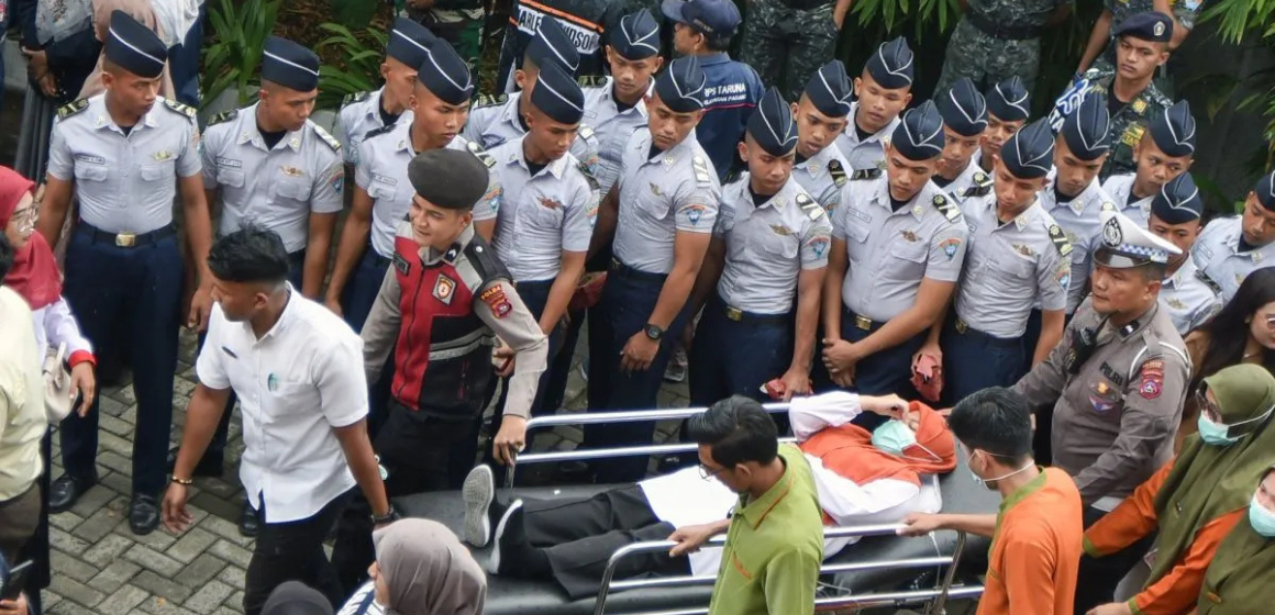 WEBSITE (92) Ratusan Ribu Warga Padang Ikuti Simulasi Tsunami Skenario Megathrust