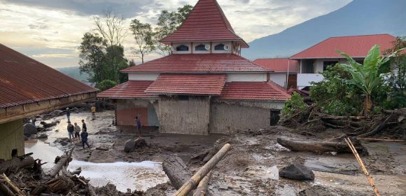 BANJIR Korban Banjir dan Longsor Sumbar Tembus 244 Jiwa, BNPB Catat 90 Orang Masih Hilang