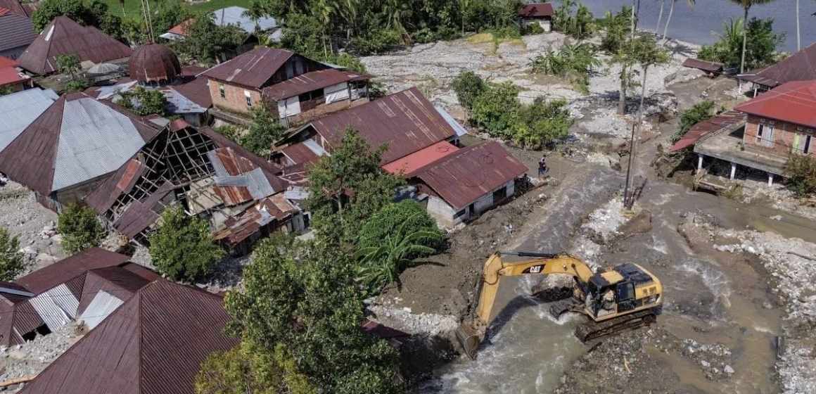 WEBSITE (21) BNPB Kirim 4,1 Ton Bantuan Bagi Korban Banjir Sumbar Melalui Jalur Udara