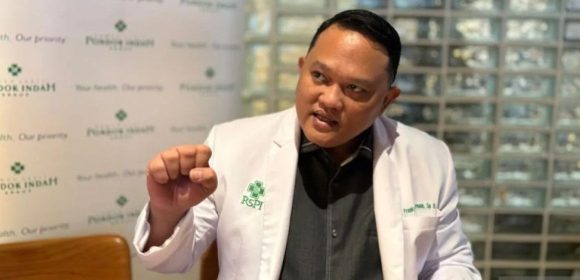Dokter: Bermain Ponsel Di Toilet Berisiko Terkena Ambeien