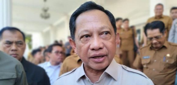 Mendagri Paparkan Kondisi Jalan Dan Ekonomi Akibat Bencana Sumbar