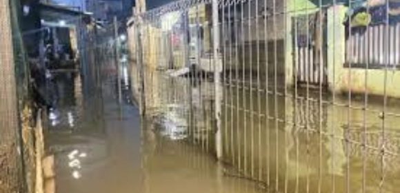WEBSITE - 2026-01-23T084057.011 Update Banjir Jakarta: ratusan RT Terdampak, Belasan Jalan Protokol Belum Bisa Dilalui