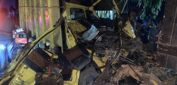 WEBSITE - 2026-01-29T093322.178 Tragedi Rabu Malam di Agam: Tiga Nyawa Melayang dalam Tabrakan Beruntun