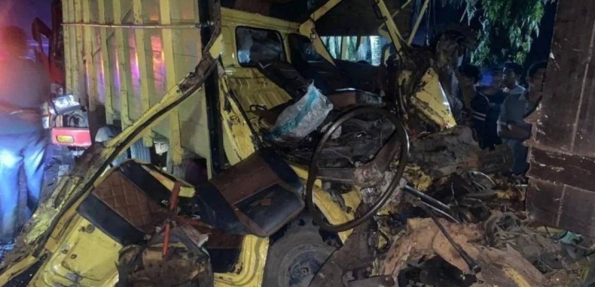 WEBSITE - 2026-01-29T093322.178 Tragedi Rabu Malam di Agam: Tiga Nyawa Melayang dalam Tabrakan Beruntun