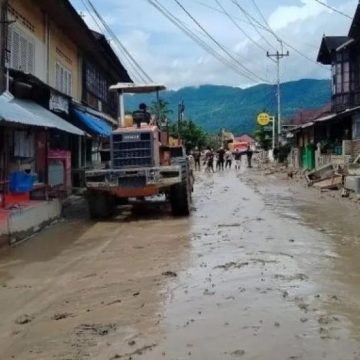 40 Rumah Terdampak Banjir Bandang Di Pasar Maninjau Agam