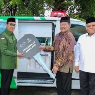 Tingkatkan Pelayanan Medis, Lazisnu Terima Bantuan Mobil Ambulans dari Baznas RI