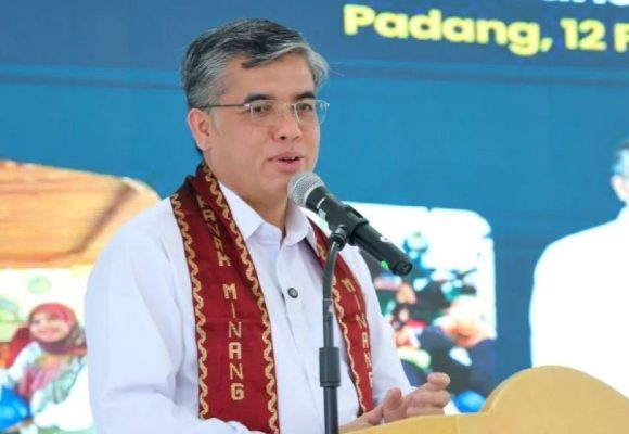 WEBSITE - 2026-02-13T083240.422 Sumbar Bangkit! Kemnaker Salurkan Rp30,3 Miliar untuk Pulihkan Ekonomi Warga Pascabencana