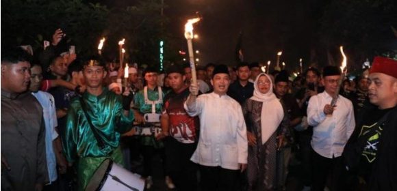 WEBSITE - 2026-02-18T081327.232 Pawai Obor dan Lampion Imlek di Kalbar: Simbol Toleransi dan Persatuan