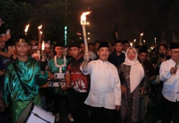 WEBSITE - 2026-02-18T081327.232 Pawai Obor dan Lampion Imlek di Kalbar: Simbol Toleransi dan Persatuan