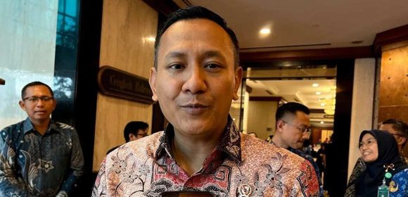 Wamenhut Pastikan Hasil Audit 24 PBPH di Sumatra Diumumkan